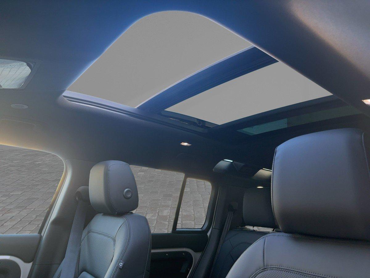 Land Rover Defender 110 D250 SE