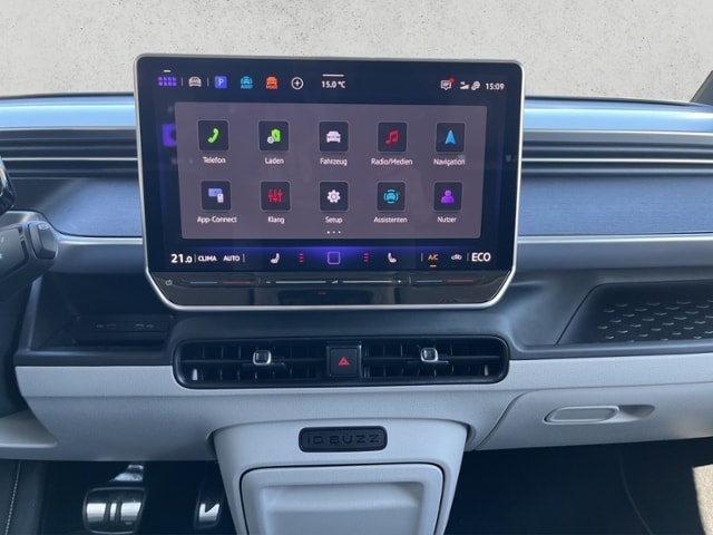 Volkswagen ID.Buzz langer Radstand Motor: 210 kW (286 PS) 86 kWh Getriebe: 1-Gang-Automatikgetriebe Radsta ALU