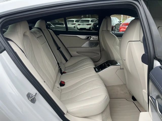 BMW M8 Competition Coupé Gran Coupé