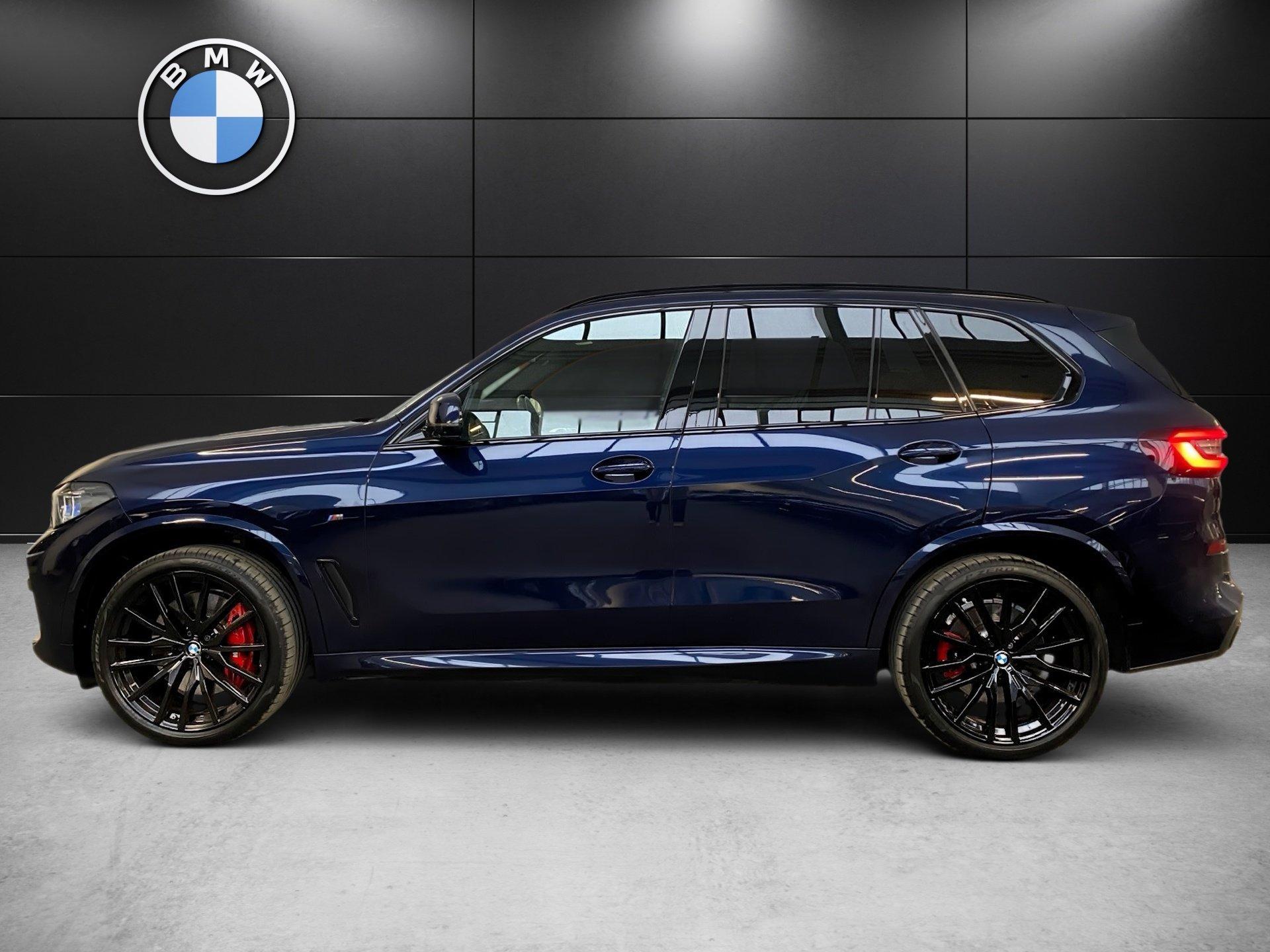 BMW X5 M50i