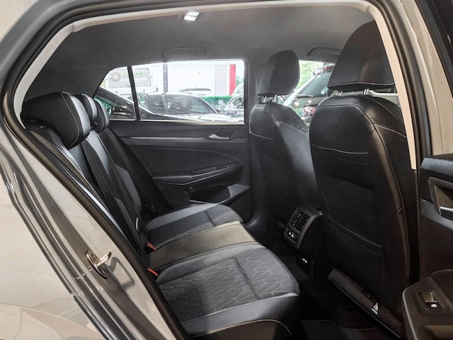 Volkswagen Golf 1.5 eTSI DSG