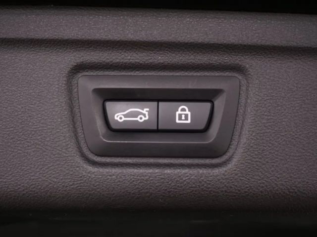 BMW 330 330e M-Sport xDrive