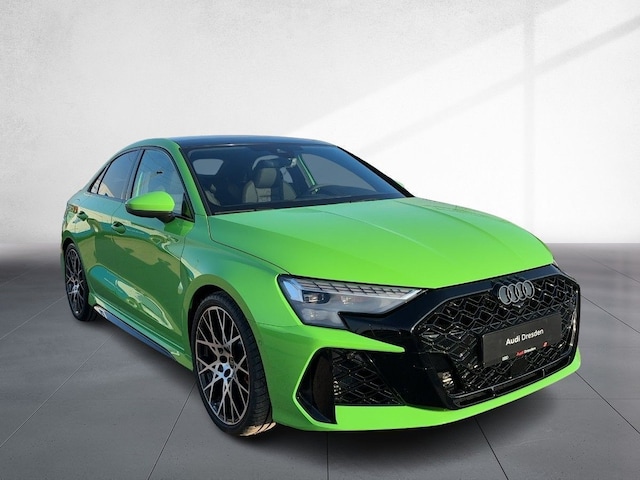 Audi RS3 Quattro S-Tronic Sedan