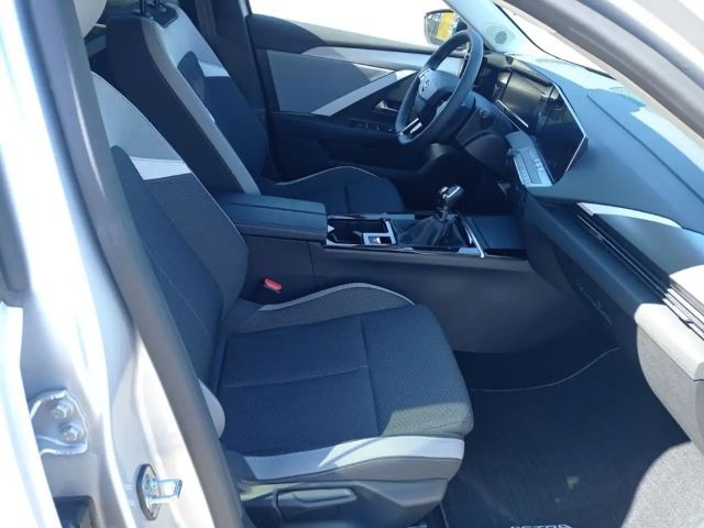 Opel Astra 1.2 Turbo Enjoy Turbo