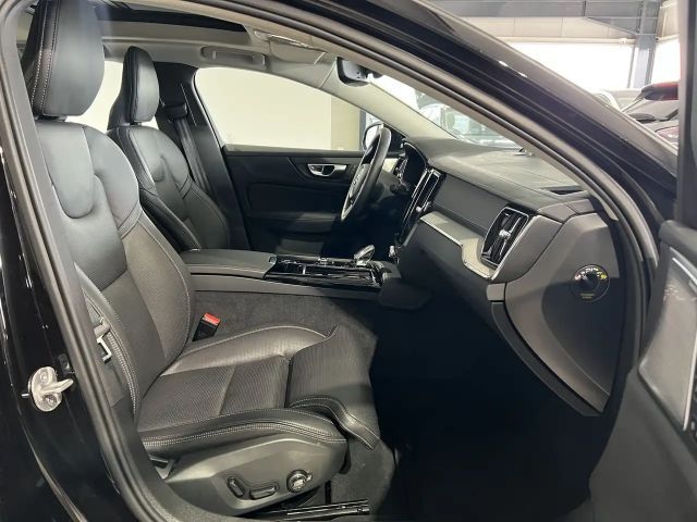 Volvo S60 AWD Dark Recharge Ultimate