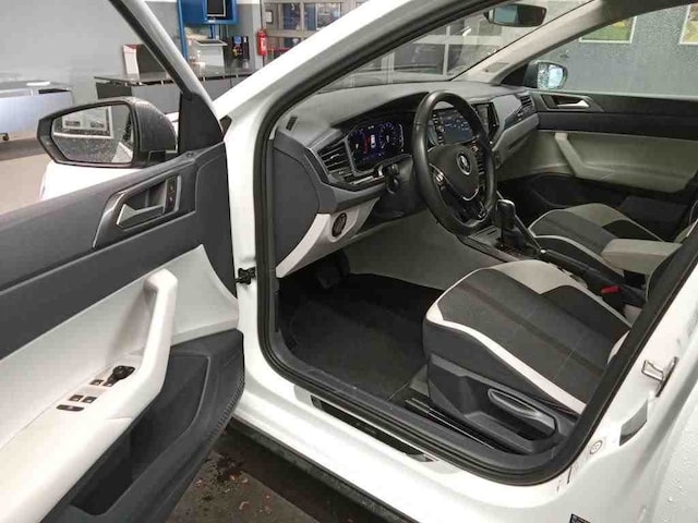 Volkswagen Polo 1.0 TSI DSG R-Line