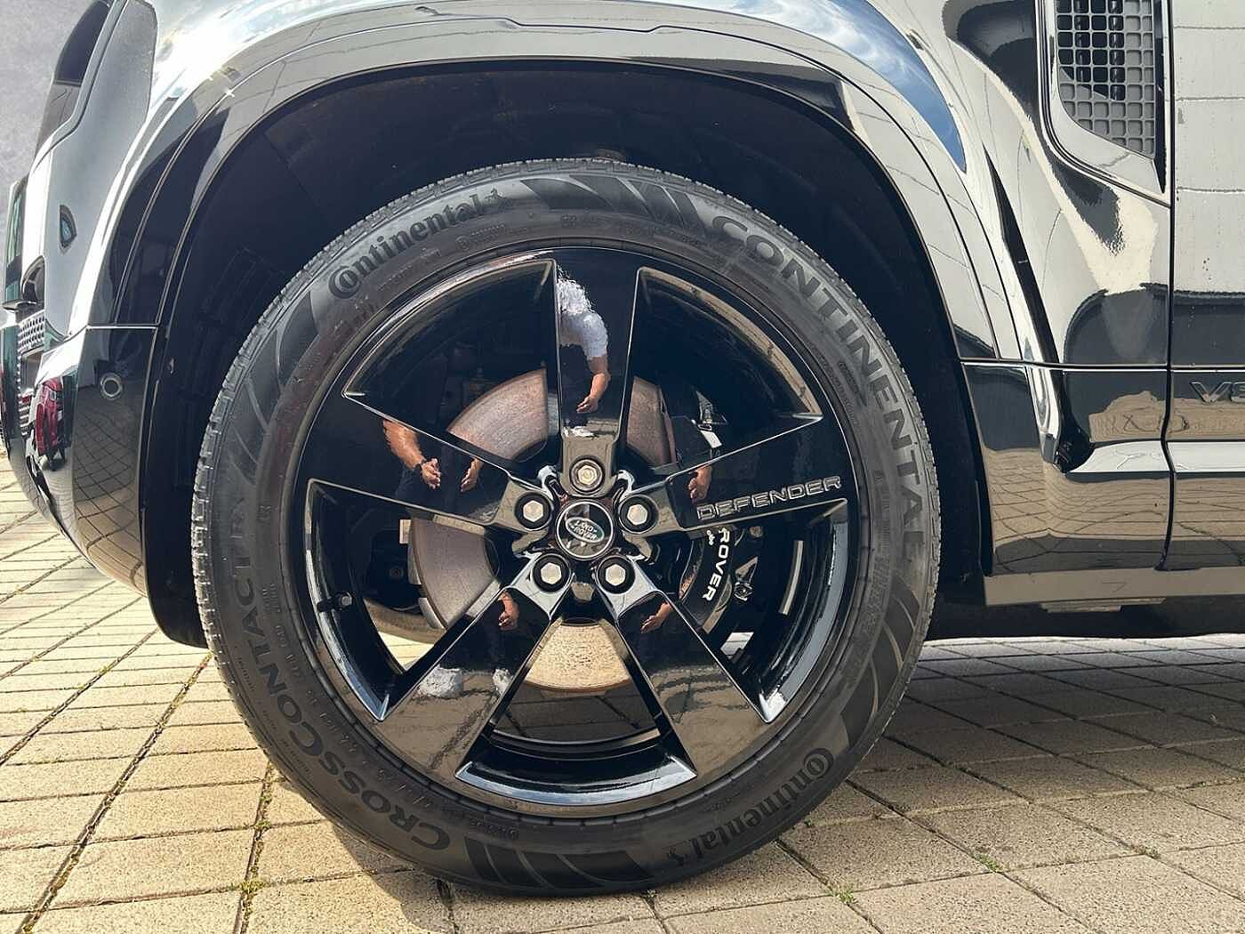 Land Rover Defender P500 X V8