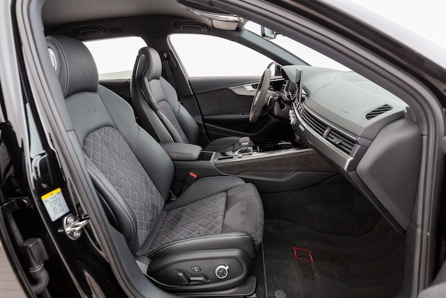 Audi RS4 Avant Quattro