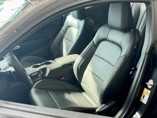 Ford Mustang Fastback GT 5.0 V8