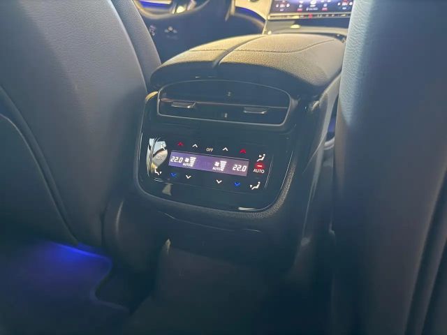 Mercedes-Benz EQE 300 AMG Line Sedan