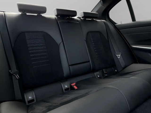 BMW 330 330i M-Sport Sedan xDrive