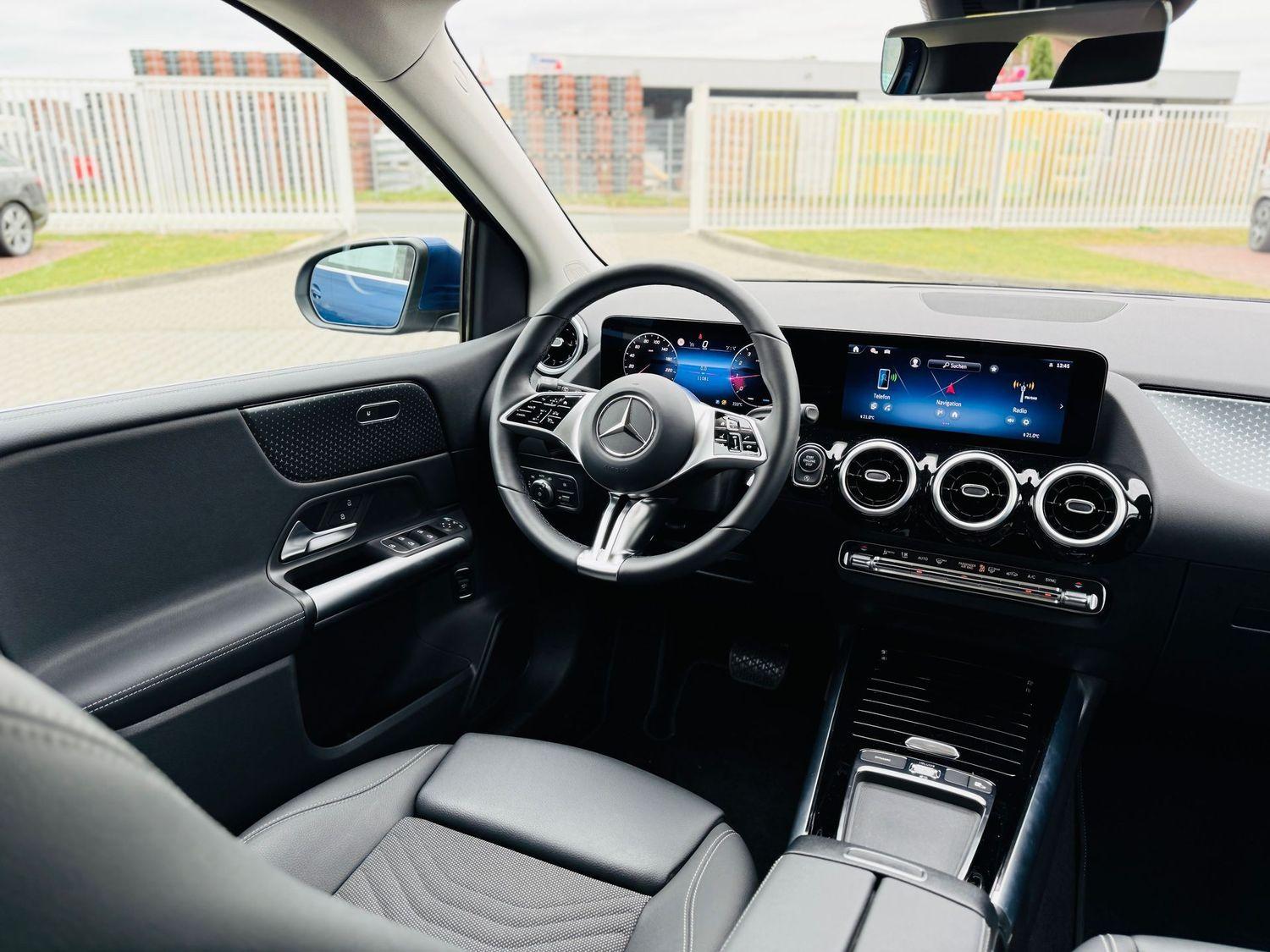 Mercedes-Benz B 200 Progressive Sedan