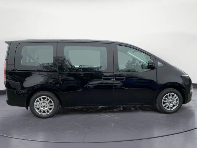 Hyundai Staria Trend