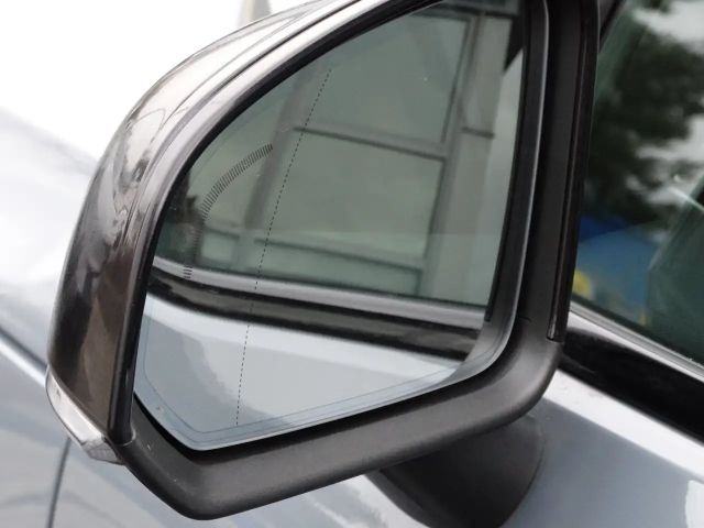 Volvo XC40 AWD Plus Recharge Twin Engine