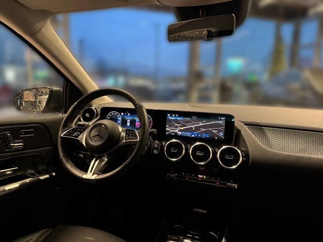 Mercedes-Benz B 250 4MATIC Progressive Sedan