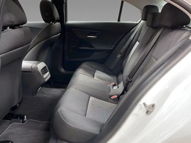 Mercedes-Benz C 200 Business Line Sedan