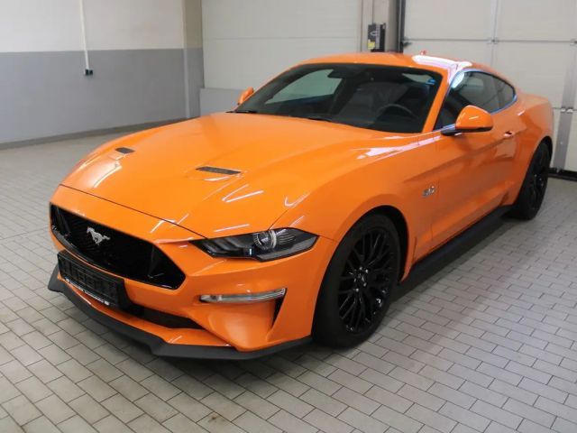 Ford Mustang Fastback GT 5.0 V8