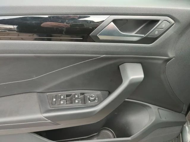 Volkswagen T-Roc 1.5 TSI DSG Plus R-Line