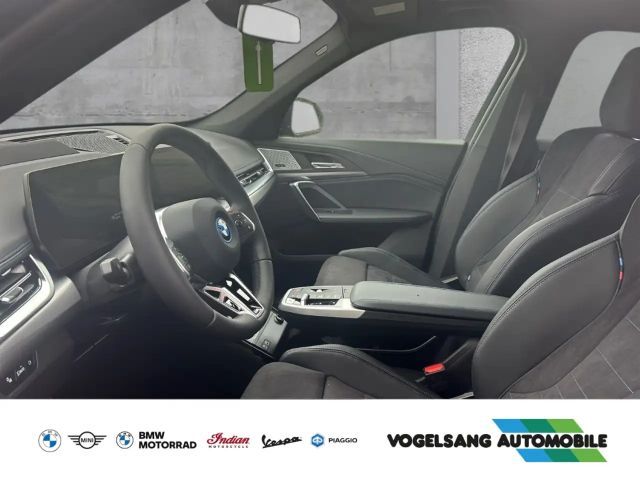 BMW iX1 Sedan xDrive30