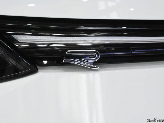 Volkswagen Golf 2.0 TDI Golf VIII R-Line