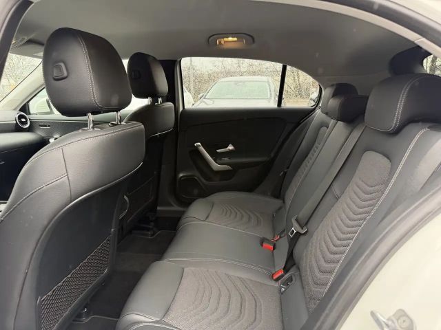 Mercedes-Benz A 180 A180 PROGRES+MBUX+LED+KAMERA+ASSIST+CARPLAY+SHZ+