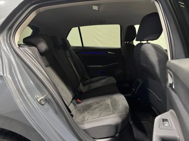 Volkswagen Golf 1.5 eTSI DSG Style