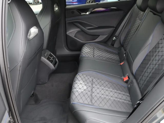 Volkswagen Passat R-Line Style Variant