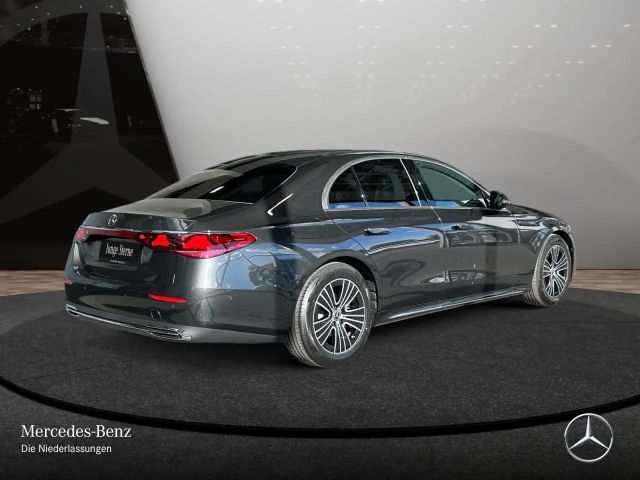 Mercedes-Benz E 200 EXCLUSIVE Sedan