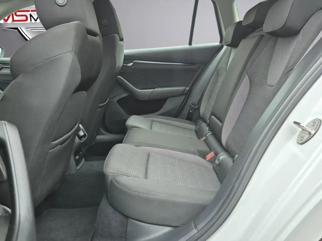 Skoda Octavia 2,0 TDI*DSG*ACC*WERKSGARANTIE*LED*NAVI*KREDIT