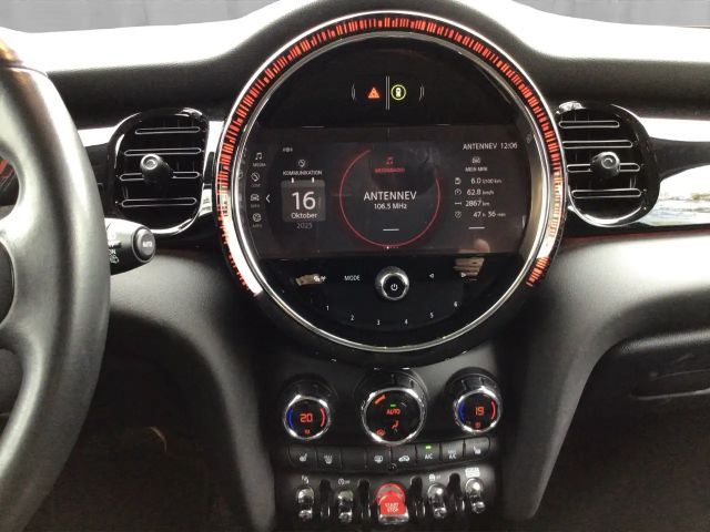 MINI Cooper Automatik 3t. Essential Trim