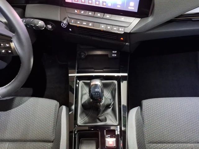 Opel Astra 1.2 Turbo Enjoy Sports Tourer Turbo