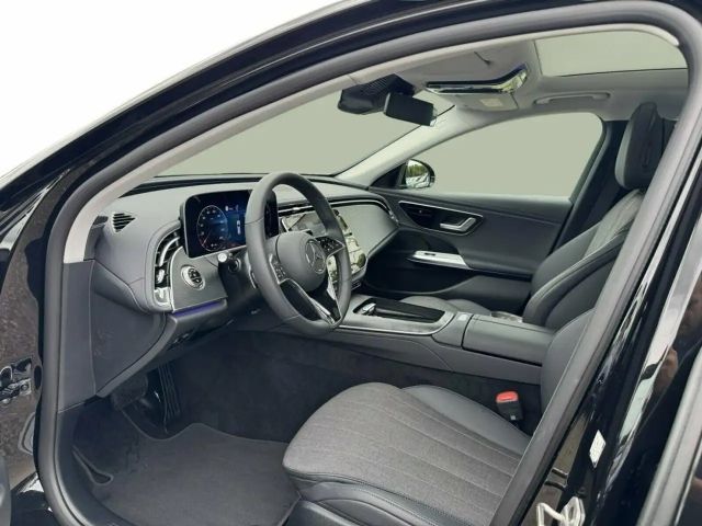 Mercedes-Benz E 200 AVANTGARDE Estate