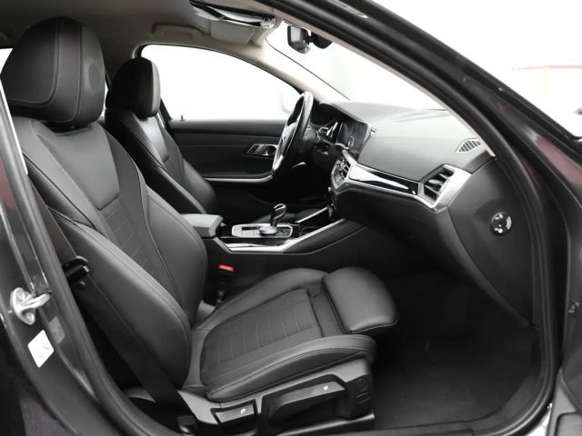 BMW 330 330e Sport Line Touring xDrive