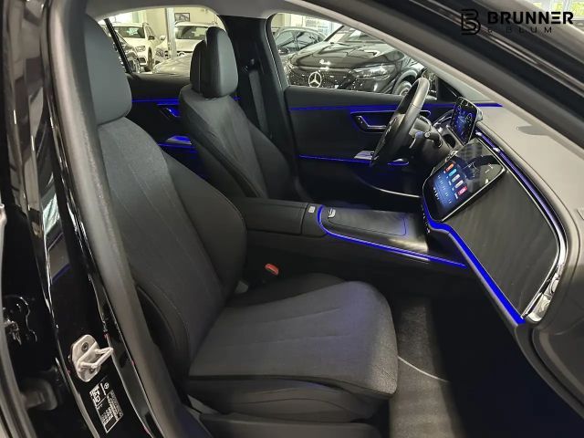 Mercedes-Benz E 200 AVANTGARDE Sedan