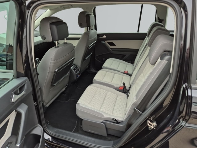 Volkswagen Touran 1,5 TSI Comfortline 7-Sitzer Navi SHZ AppConnect