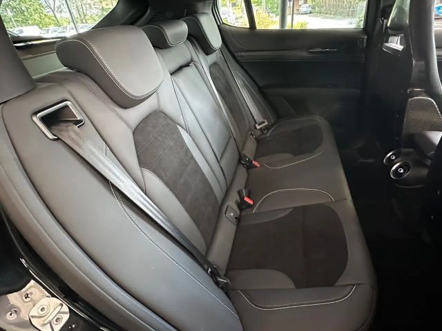 Alfa Romeo Stelvio Q4 Quadrifoglio