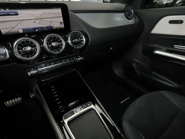 Mercedes-Benz GLA 200 AMG Line