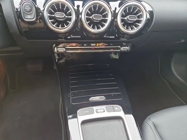 Mercedes-Benz CLA 180 CLA 180 d Shooting Brake