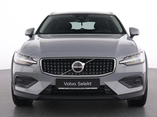 Volvo V60 Cross Country AWD Plus