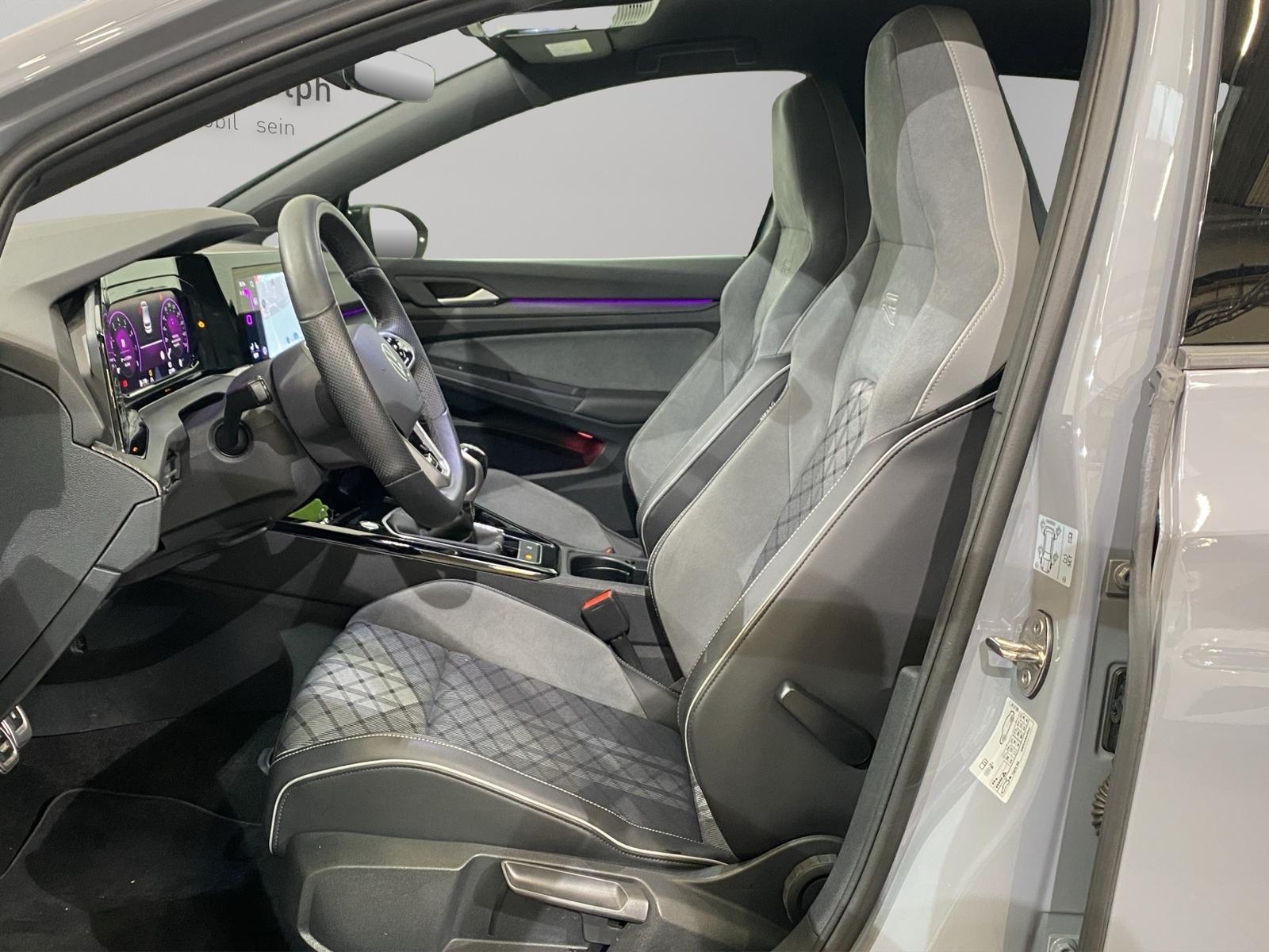 Volkswagen Golf 1.5 TSI Golf VIII R-Line