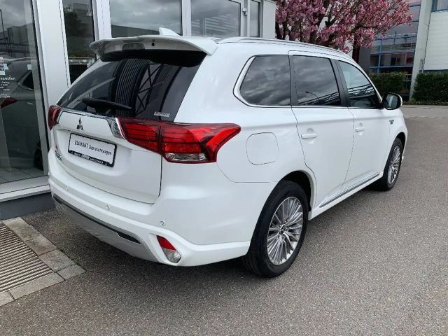 Mitsubishi Outlander 4WD PHEV