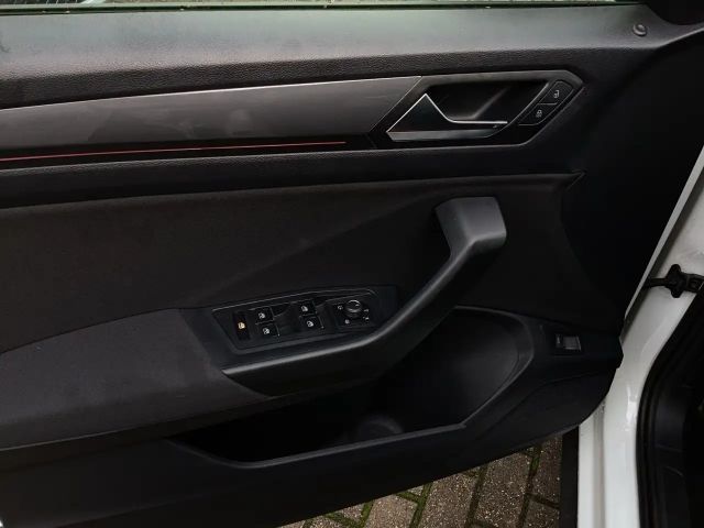 Volkswagen T-Roc 1.5 TSI DSG Sport