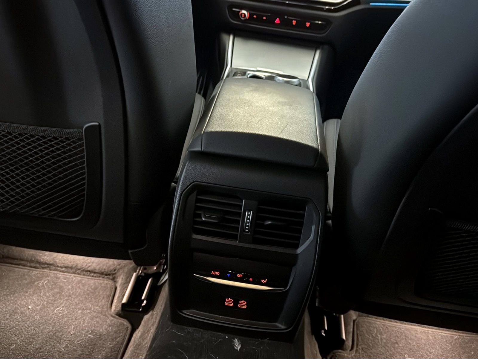 BMW 330 330e Touring