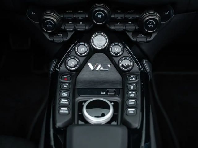 Aston Martin Vantage Roadster TOP GEPFLEGT/CARBON SEAT