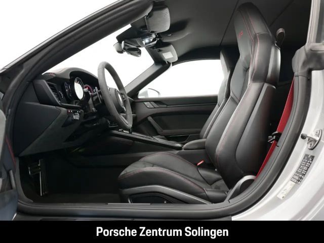 Porsche 992 Cabrio Carrera GTS