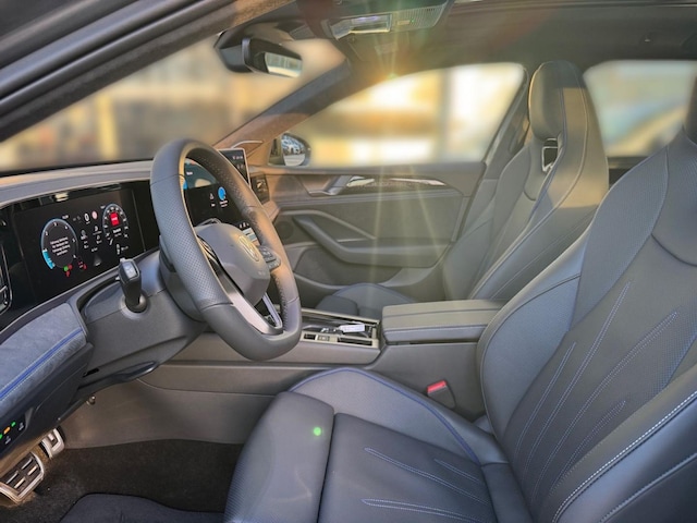 Volkswagen Passat 2.0 TDI IQ.Drive R-Line