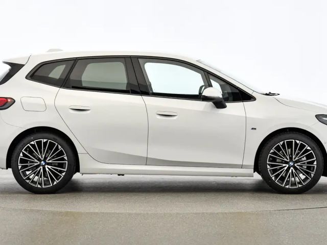 BMW 218 218d Active Tourer M-Sport Sedan