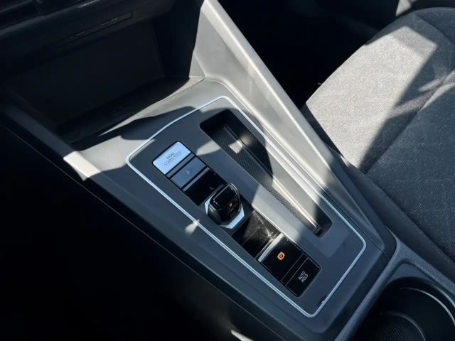 Volkswagen Golf 2.0 TDI DSG Life Variant