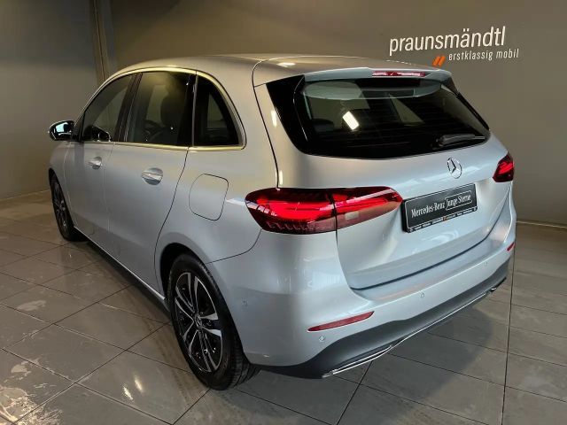 Mercedes-Benz B 180 Progressive Sedan