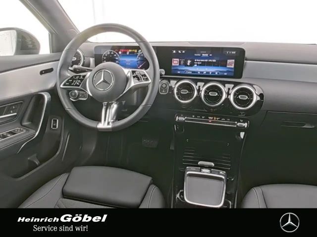 Mercedes-Benz A 200 Progressive